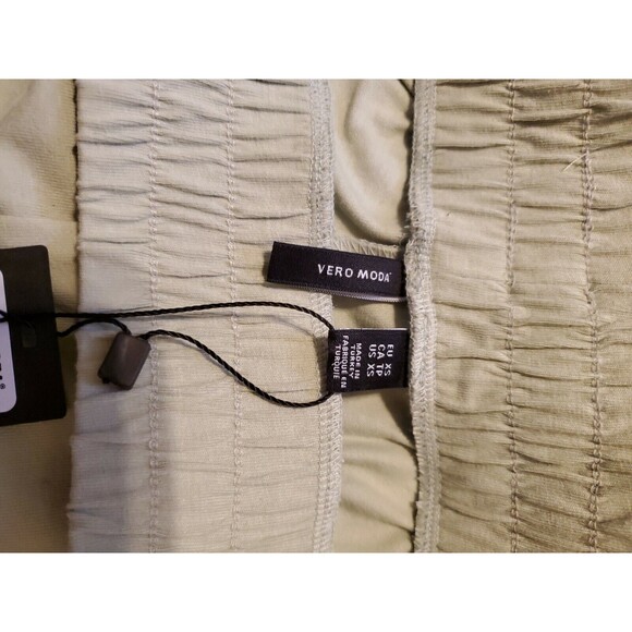 Women's Vero Moda Veto Moda Juna Ruffle Hem Stretch Cotton Pull On Shorts...NWT - Picture 3 of 3